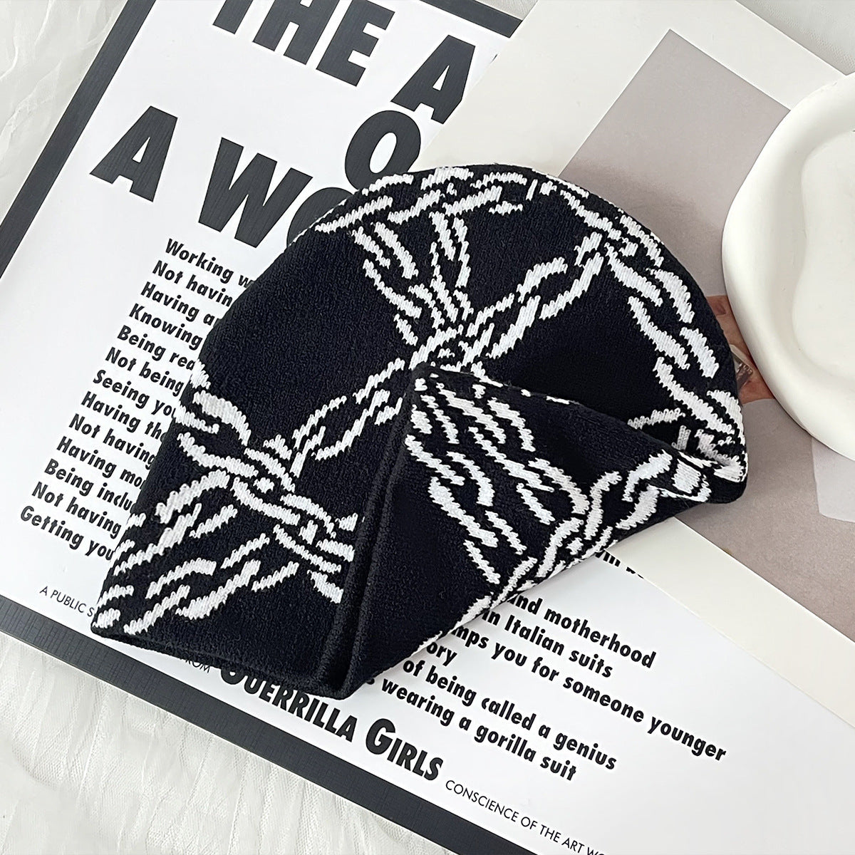 Narastreet – Dark Bloom Knitted Beanie