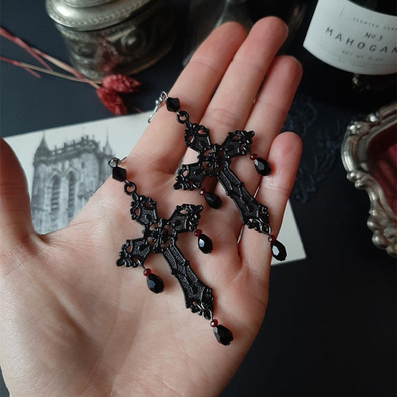 Narastreet – Dark Anhe Cross Earrings