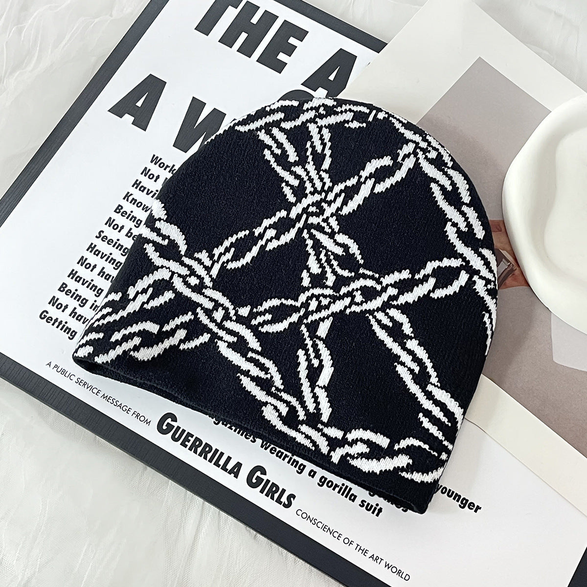 Narastreet – Dark Bloom Knitted Beanie