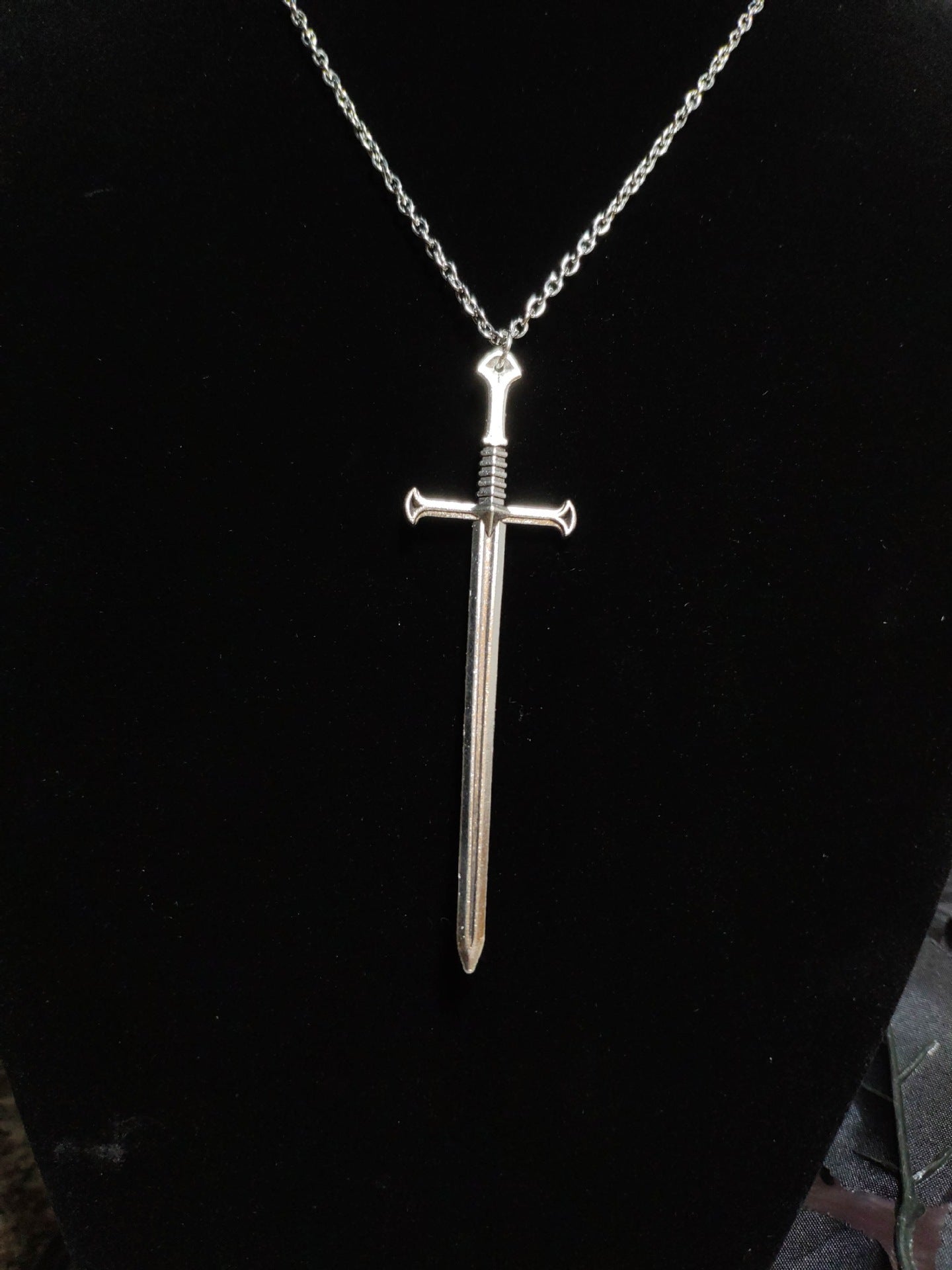 Narastreet – Eternal Blade Necklace